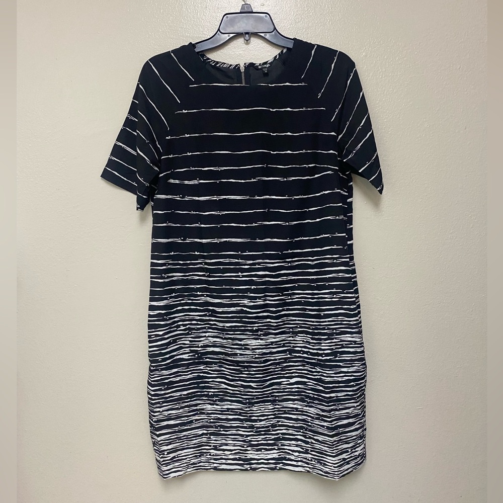 Ladies dress with pockets